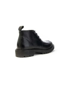 Stivaletto Classico in Pelle con Suola Carrarmato Uomo
